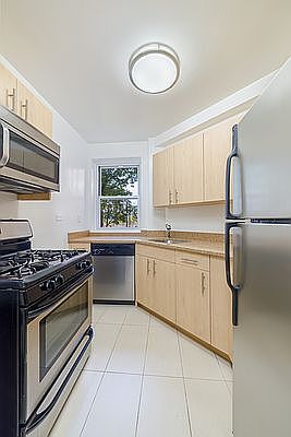 5th image of 2160 Madison Ave APT 10D