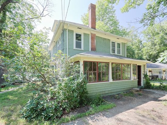 8 Basket St, Huntington, MA 01050