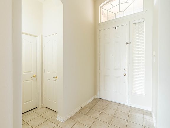 4th image of 11990 Cobblestone Dr