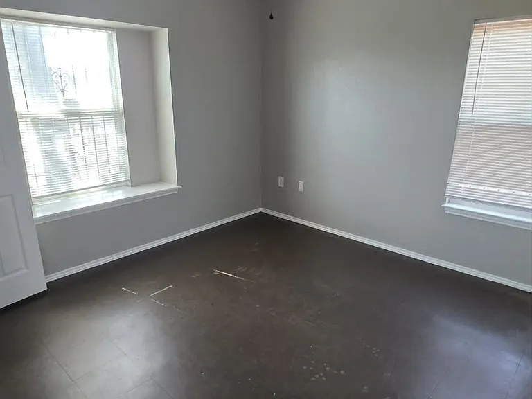 602 Chihuahua St — Photo 12