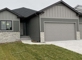 6521 Kelsey Ln, Lincoln, NE 68516