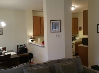 263 Windsor Ct UNIT B, South Elgin, IL 60177