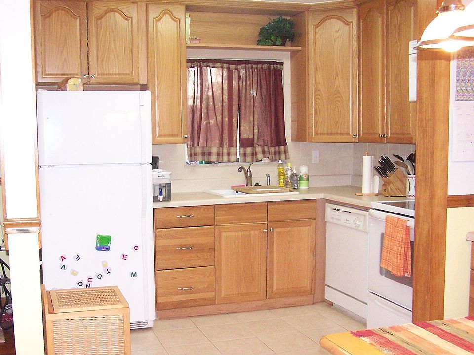 2nd image of 119 Springwood Cir APT D