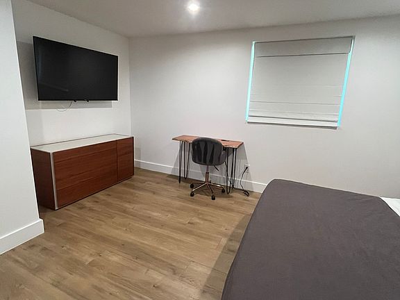 4th image of 6263 Jumilla Ave