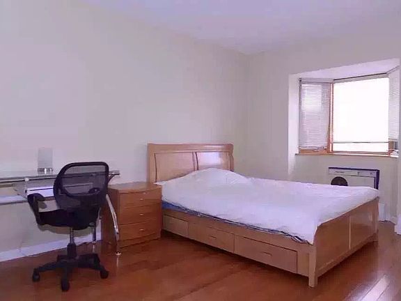 2nd image of 13347 Sanford Ave APT 7E