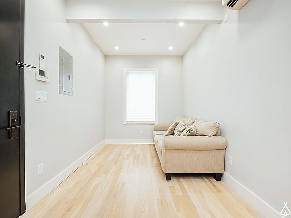 4th image of 306 Mac Dougal St #3F