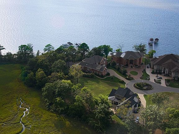 2nd image of 4000 River Park Dr