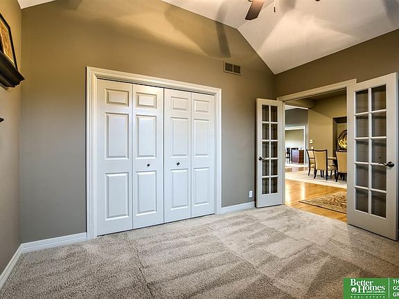 5th image of 930 S 180th Ave