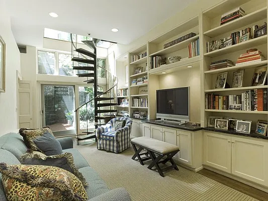 Sold by Sotheby's International Realty | media 1
