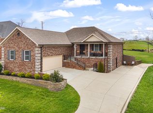 411 Wood Springs Rd, La Grange, KY 40031