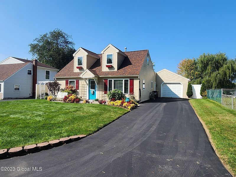 2nd image of 36 Bailey Avenue