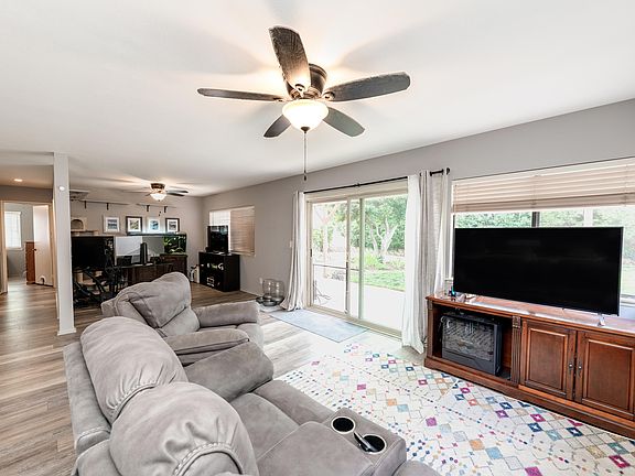 5th image of 515 Blackhawk Dr