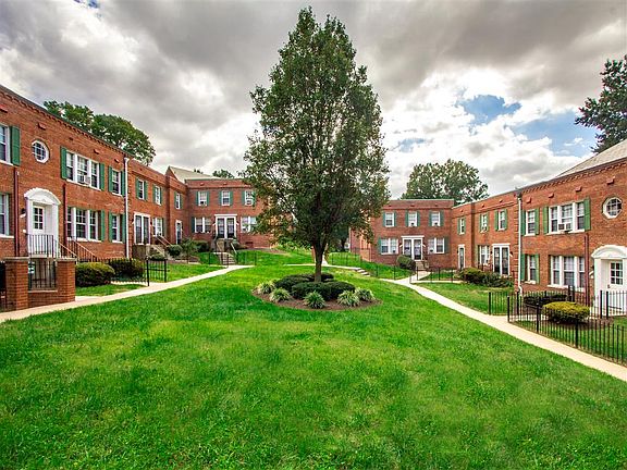 2nd image of 2333 Skyland Pl SE #329-0205