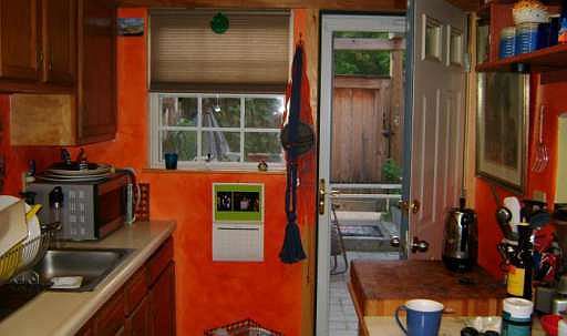 3rd image of 25 Huguenot St