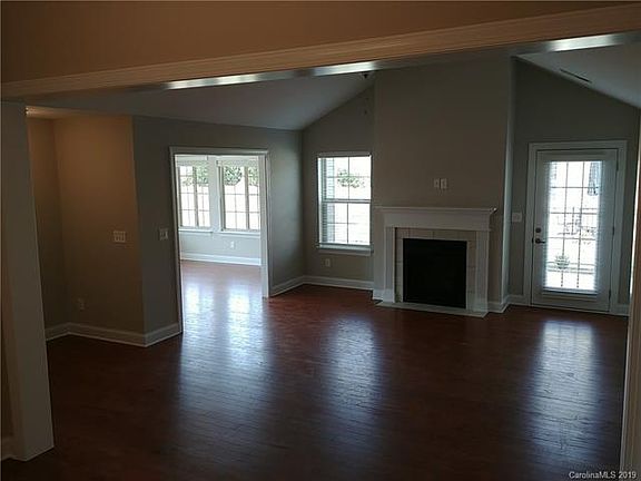 3rd image of 1402 Somersby Cir #10A
