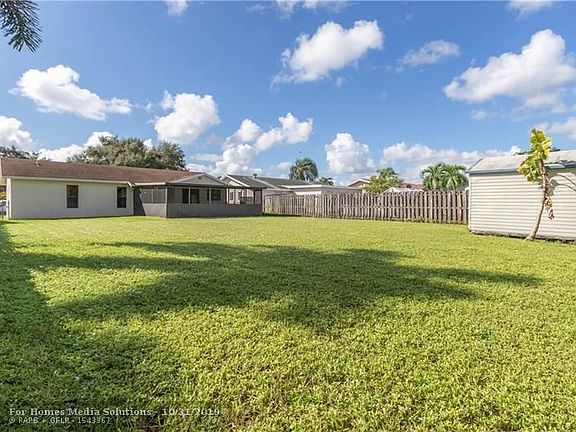 5th image of 10827 NW 26th St