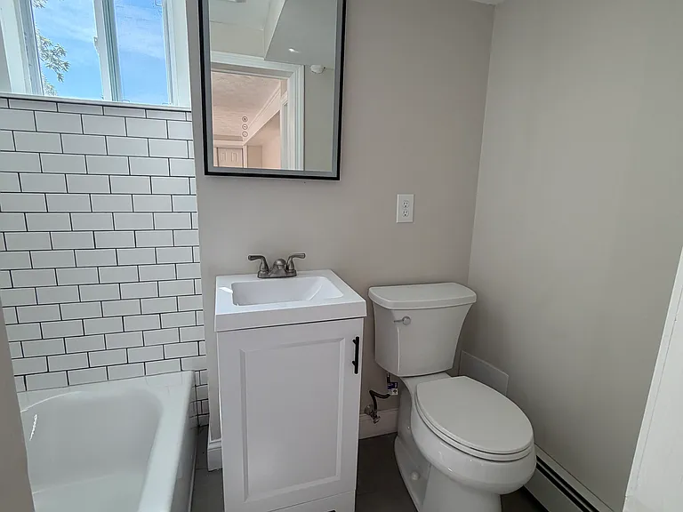 35 Greenleaf St #1 — Photo 2