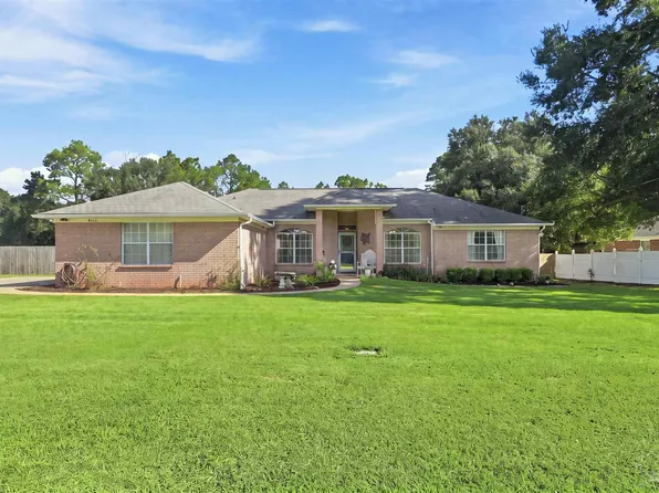 5620 Whispering Woods Dr, Pace, FL 32571