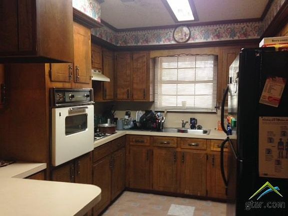 5th image of 100 Carey Ln