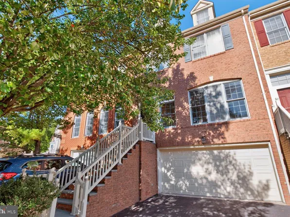 425 Winding Rose Dr, Rockville, MD 20850