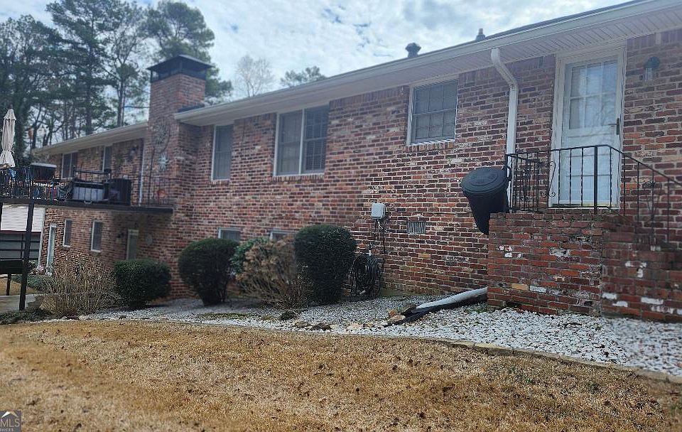 2nd image of 4456 Luxembourg Dr