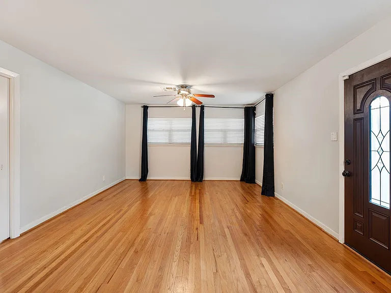 5110 Hialeah Dr — Photo 3
