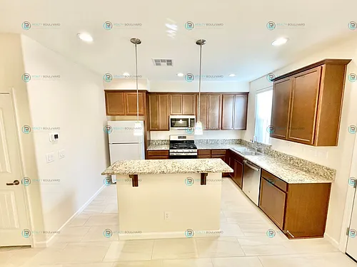925 W End St Photo 1