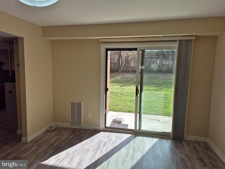1155 York Rd #B12 — Photo 8