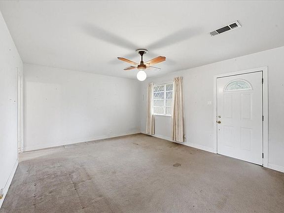5th image of 611 S 16th St
