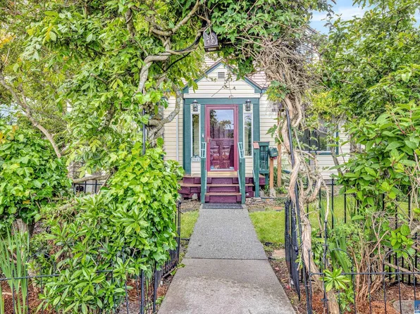 916 E 5th St, Port Angeles, WA 98362