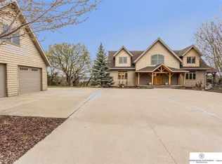 8 East Cir, Crofton, NE 68730