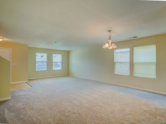 3rd image of 147 Olympia Dr
