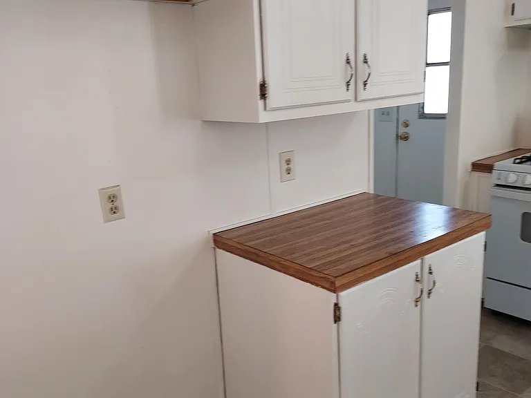 2466 Merrill Ave — Photo 15