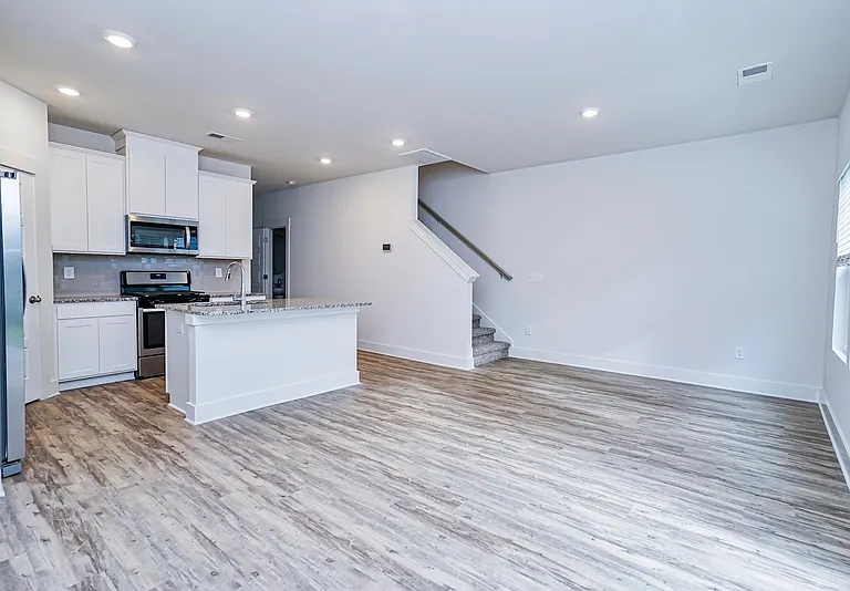 303 Windsinger Ln — Photo 2