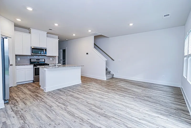 Building Photo - 303 Windsinger Ln