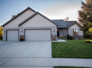 681 Forbrook Ln NW, Rochester, MN 55901