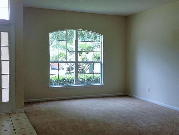 5th image of 627 Longcrest Ln