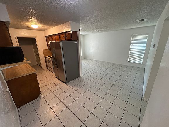 3rd image of 3454 Stanley Ave