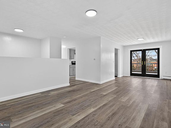 5th image of 987 Marbrook Ln