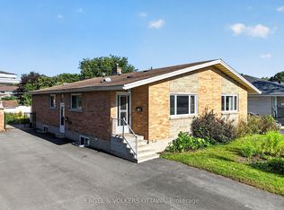 793 Trojan Ave, Ottawa, ON K1K 2P6