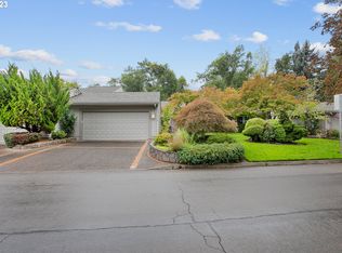 8250 SW Fairway Dr, Wilsonville, OR 97070