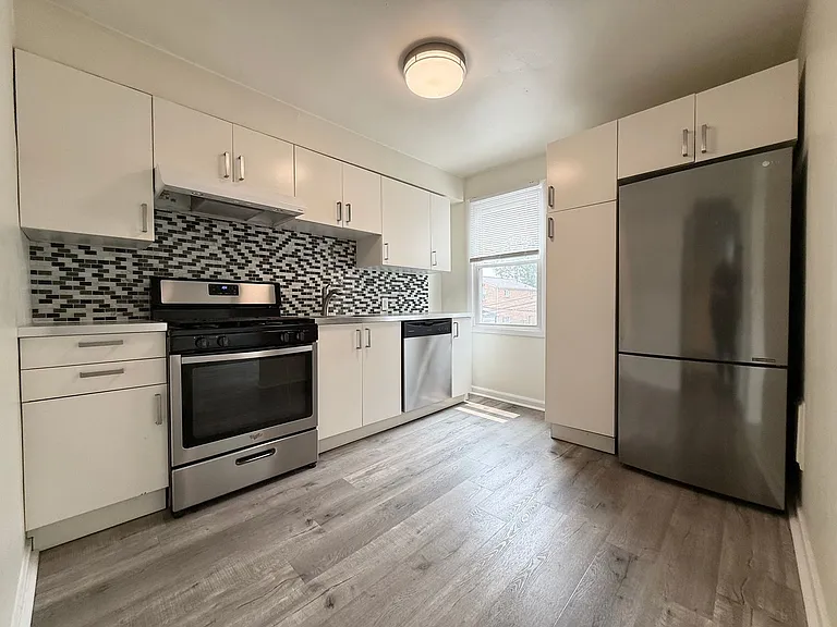 10 Exeter St #2 — Photo 2