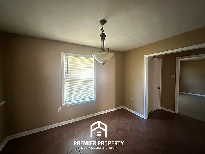 5337 Yale Rd — Photo 4