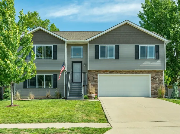 434 3rd St SE, Bondurant, IA 50035