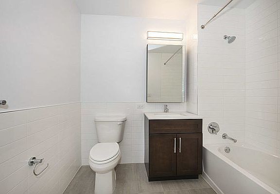 5th image of 425 W 18th St APT 18G