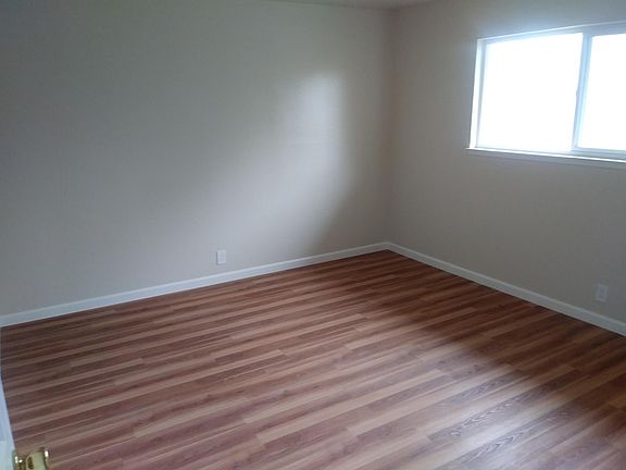 5th image of 1557 Hudson St APT 14