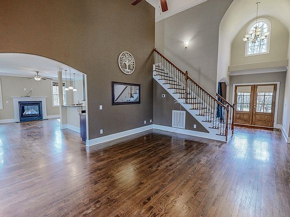2nd image of 128 Cardens Cove Rd