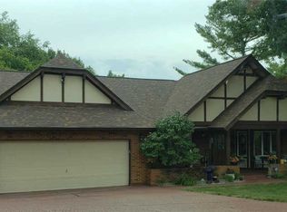24 Rue Grand Dr, Lake Saint Louis, MO 63367