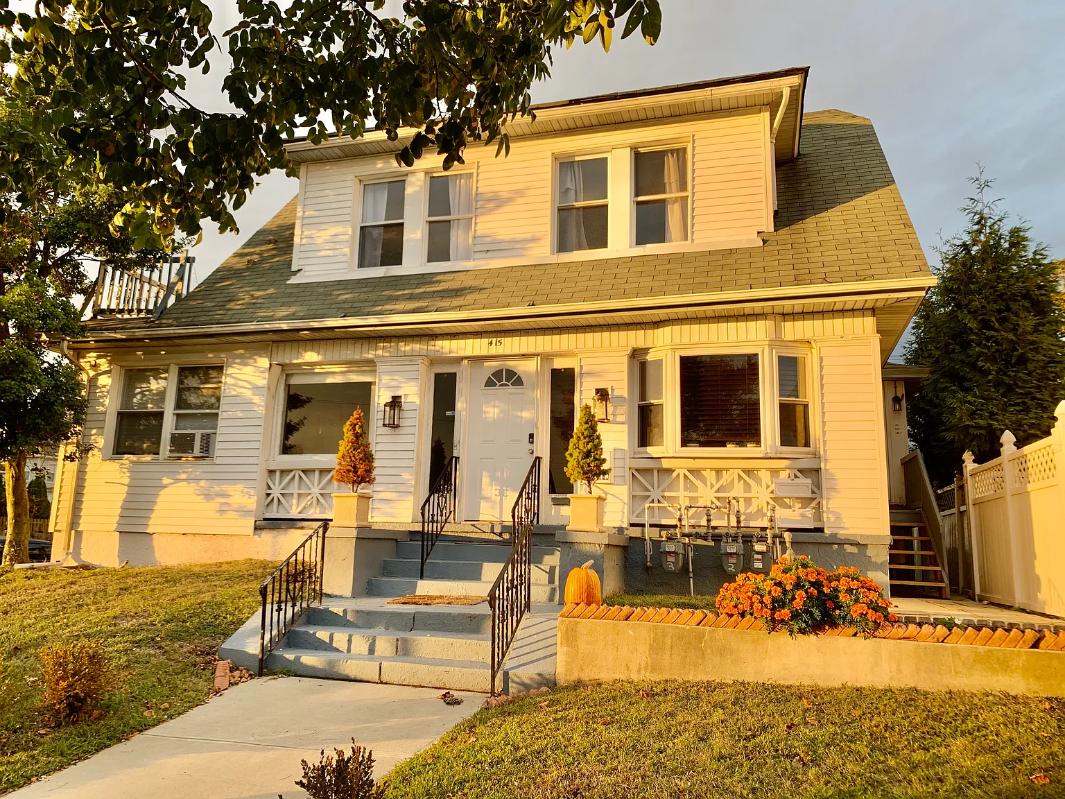 415 Sunset Ave — Photo 1