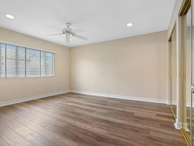 1672 Wellington Pl — Photo 28